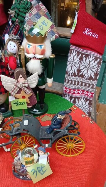 오래된 것은 종종 왜 따뜻하다고 느끼는 것일까

#이태원엔티크거리